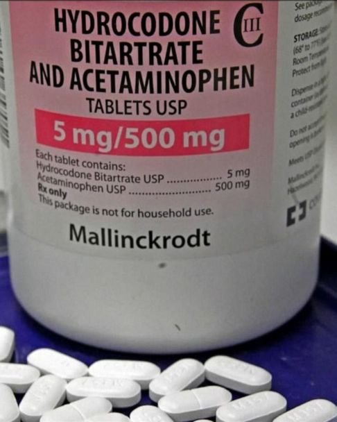 Acetaminophen and hydrocodone